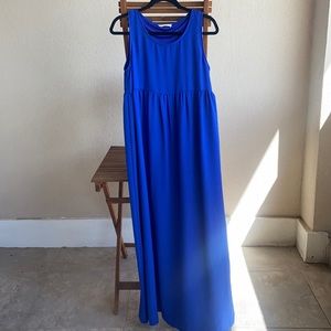 4 /$25

Bundle any 4 items for $25 - Peach Love- Blue Maxi Dress